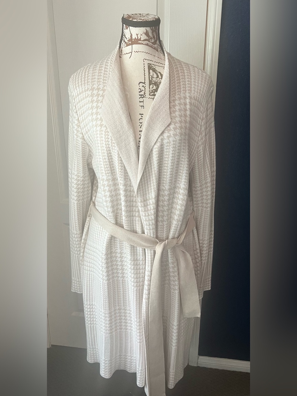 Ann Taylor Houndstooth Belted Cardigan with Pockets | Cream & Tan | Large